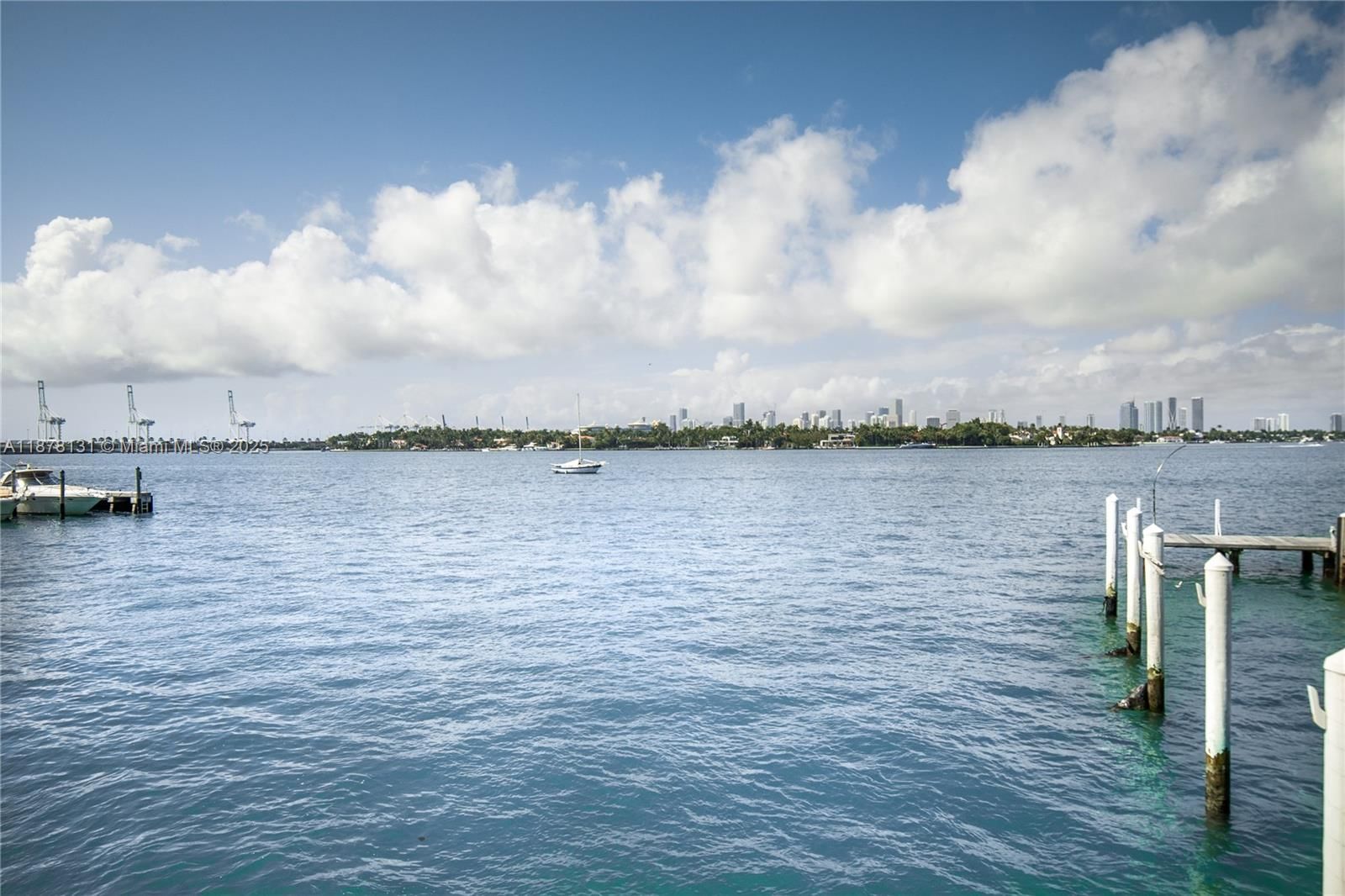 Real estate property located at 1000 West Ave #1515, Miami-dade, Mirador 1000 Condo, Miami Beach, FL