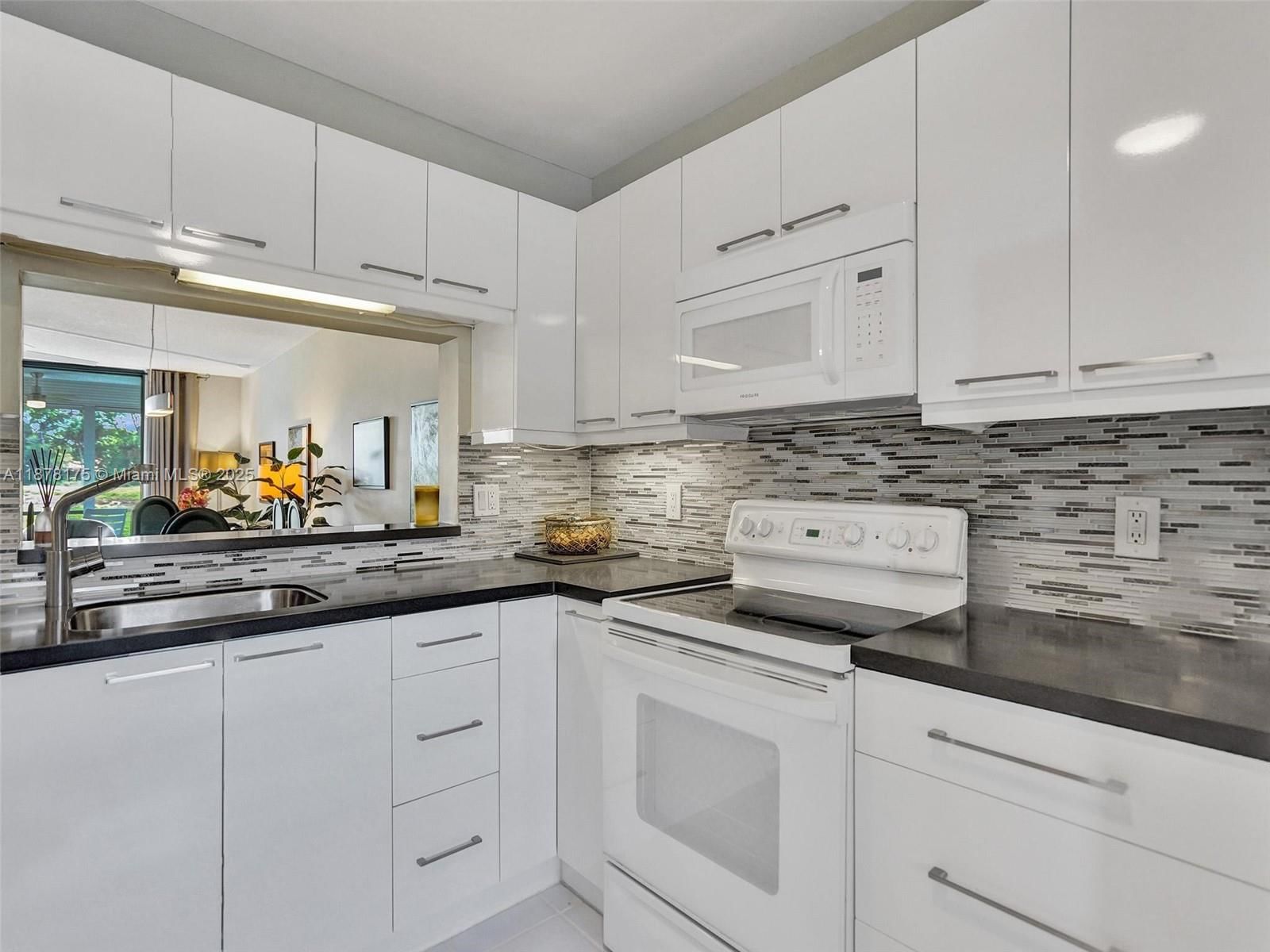Real estate property located at 3485 Environ Blvd C107, Broward, Lakes Of Environ Condo, Lauderhill, FL