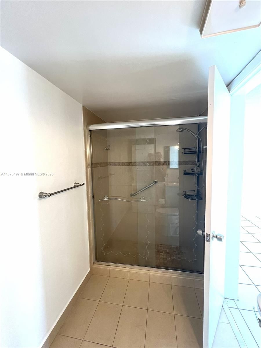 Real estate property located at 11780 18th St #203-2, Miami-dade, International Park I Cond, Miami, FL