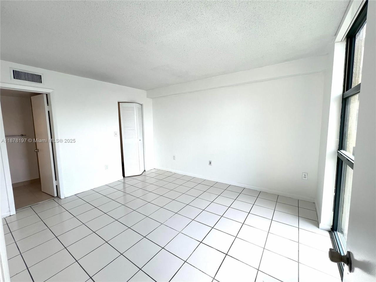 Real estate property located at 11780 18th St #203-2, Miami-dade, International Park I Cond, Miami, FL