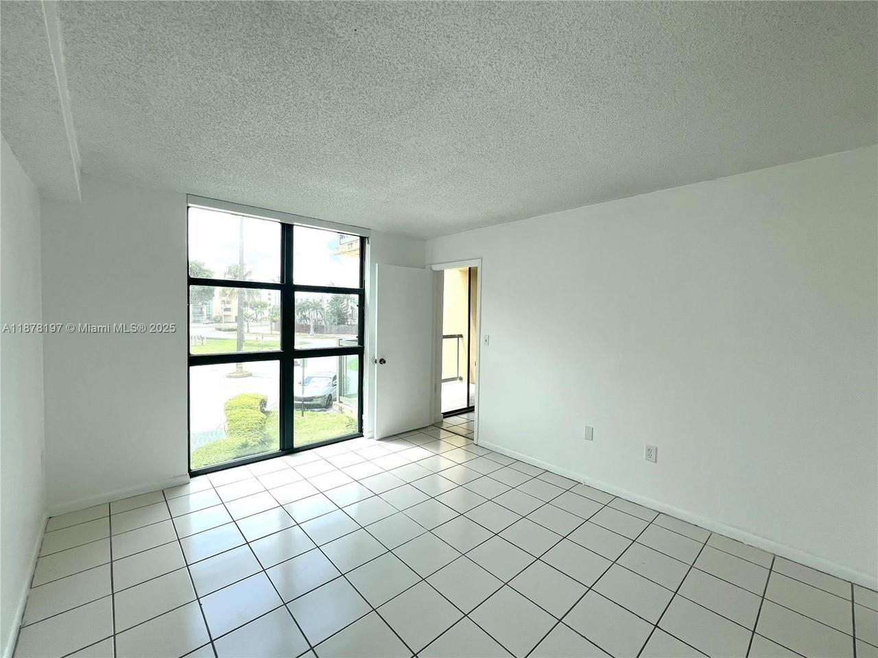 Real estate property located at 11780 18th St #203-2, Miami-dade, International Park I Cond, Miami, FL