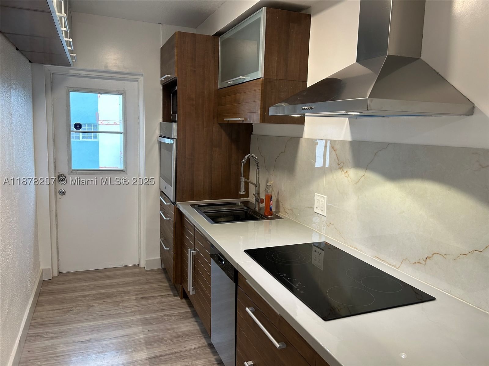Real estate property located at 7845 Bayshore Ct #20, Miami-dade, Tudor House Condo, Miami, FL