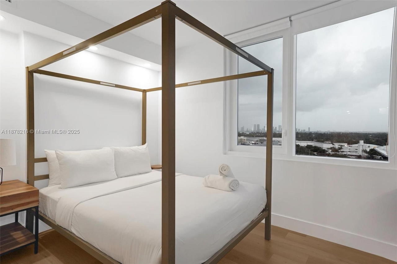 Real estate property located at 2301 Collins Ave #1135, Miami-dade, Roney Palace Condo, Miami Beach, FL