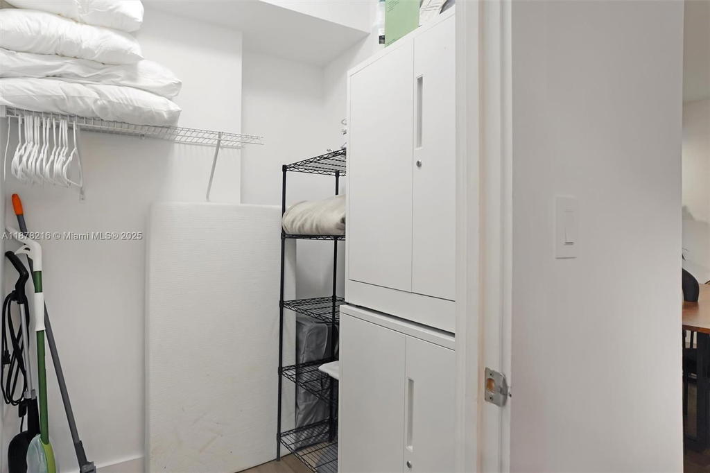 Real estate property located at 2301 Collins Ave #1135, Miami-dade, Roney Palace Condo, Miami Beach, FL