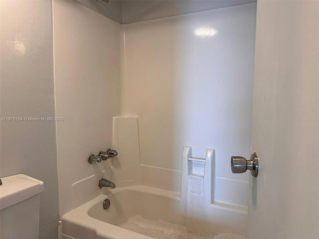 Real estate property located at 2350 135th St #1406, Miami-dade, Vecino Del Mar Condo, North Miami, FL