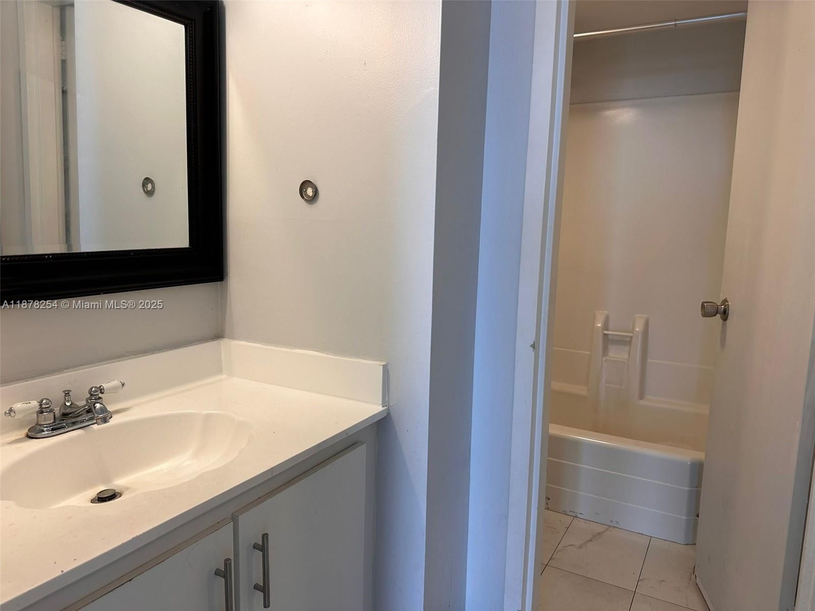 Real estate property located at 2350 135th St #1406, Miami-dade, Vecino Del Mar Condo, North Miami, FL