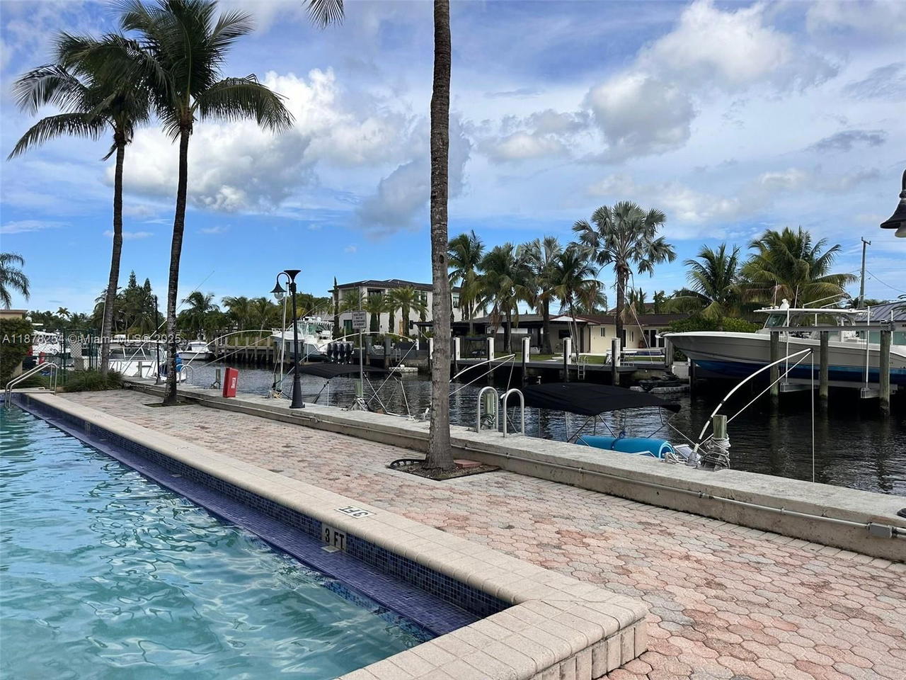 Real estate property located at 2350 135th St #1406, Miami-dade, Vecino Del Mar Condo, North Miami, FL