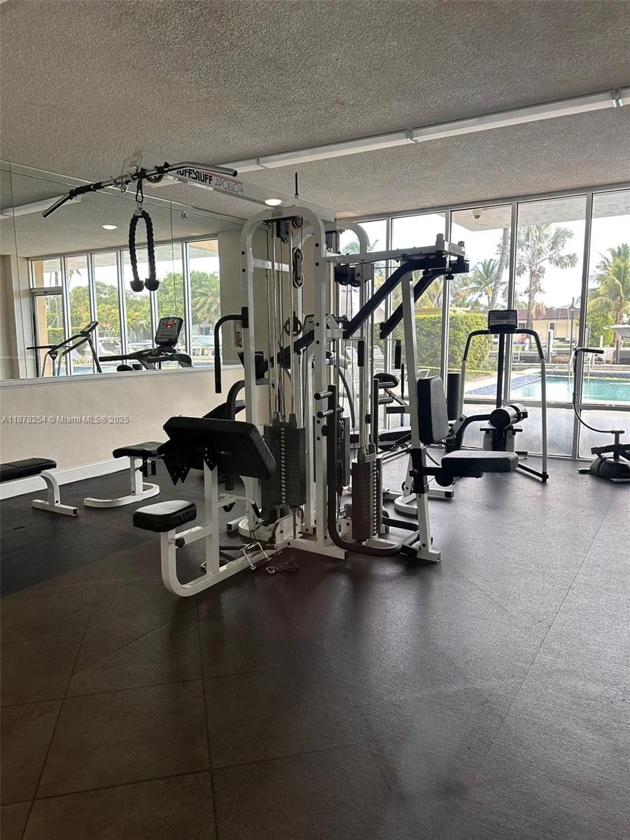 Real estate property located at 2350 135th St #1406, Miami-dade, Vecino Del Mar Condo, North Miami, FL
