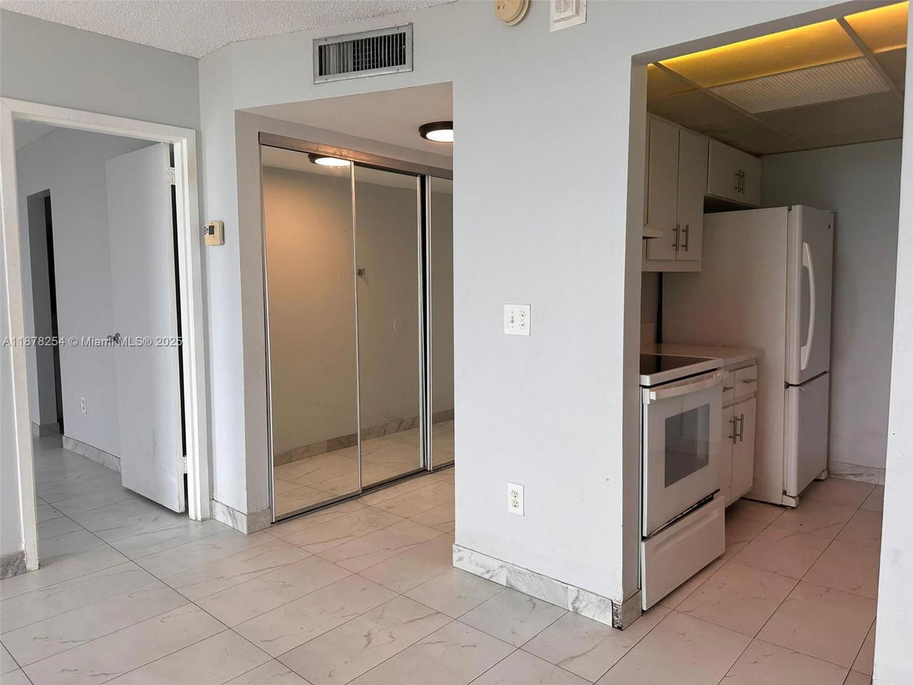 Real estate property located at 2350 135th St #1406, Miami-dade, Vecino Del Mar Condo, North Miami, FL
