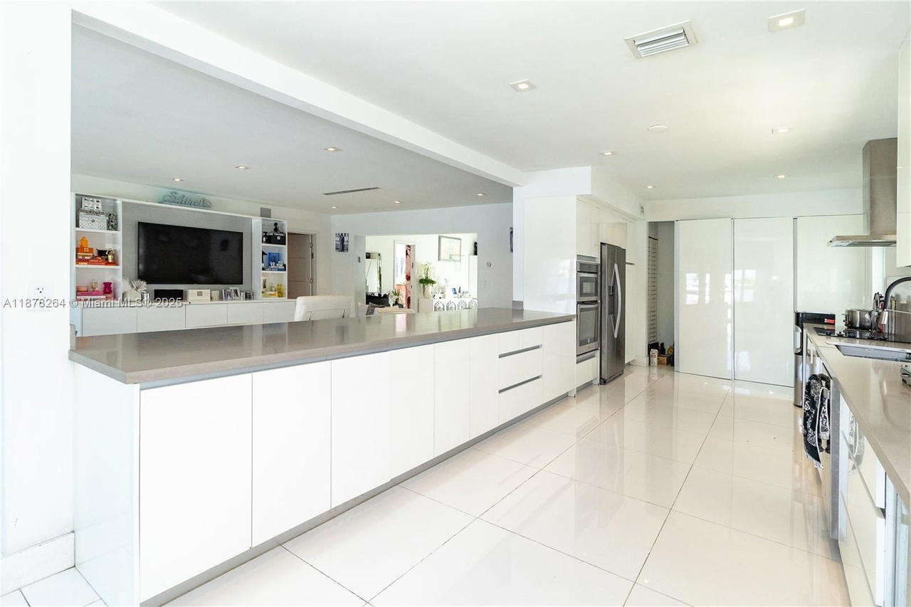 Real estate property located at 1215 Biscayne Point Rd, Miami-dade, Biscayne Point, Miami Beach, FL
