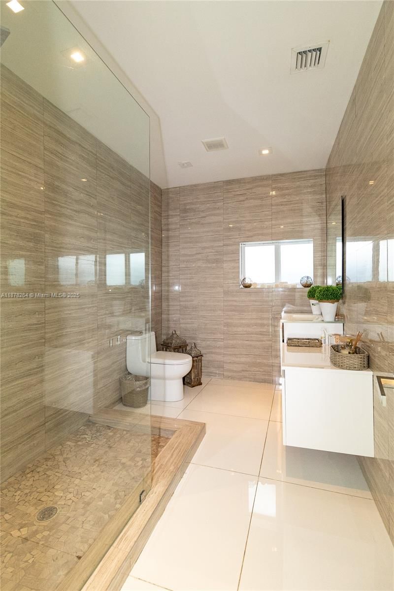 Real estate property located at 1215 Biscayne Point Rd, Miami-dade, Biscayne Point, Miami Beach, FL