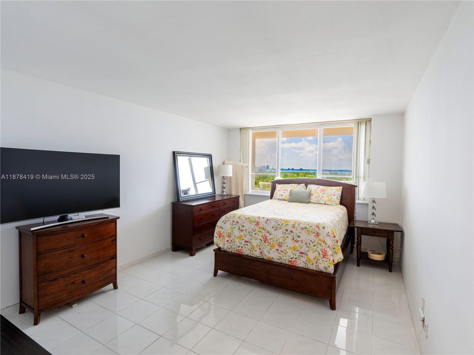 Real estate property located at 5005 Collins Ave #1105, Miami-dade, The Carriage Club North C, Miami Beach, FL