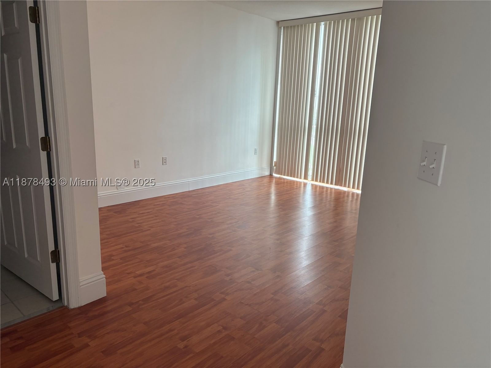 Real estate property located at 140 Dixie Hwy #411, Broward, Hollywood Station Res Con, Hollywood, FL
