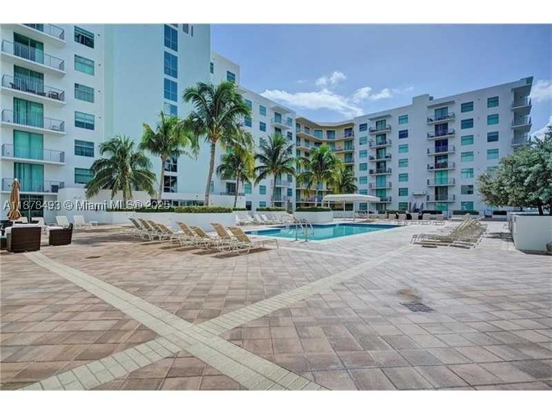 Real estate property located at 140 Dixie Hwy #411, Broward, Hollywood Station Res Con, Hollywood, FL