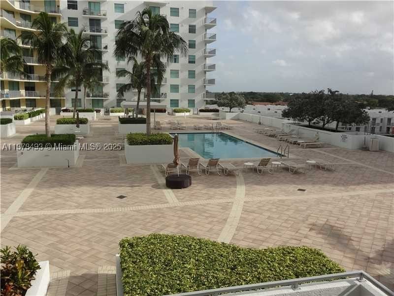 Real estate property located at 140 Dixie Hwy #411, Broward, Hollywood Station Res Con, Hollywood, FL