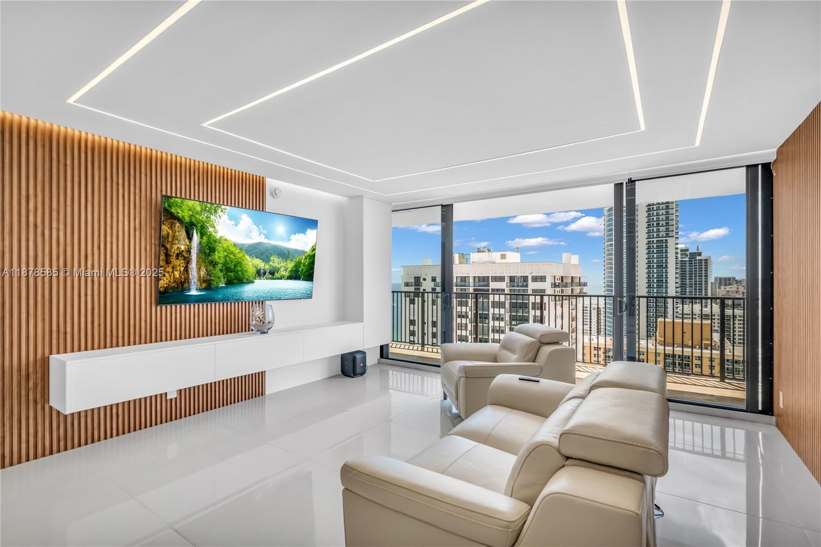Real estate property located at 2201 Ocean Dr #2808, Broward, Quadomain Tower I And Iv, Hollywood, FL