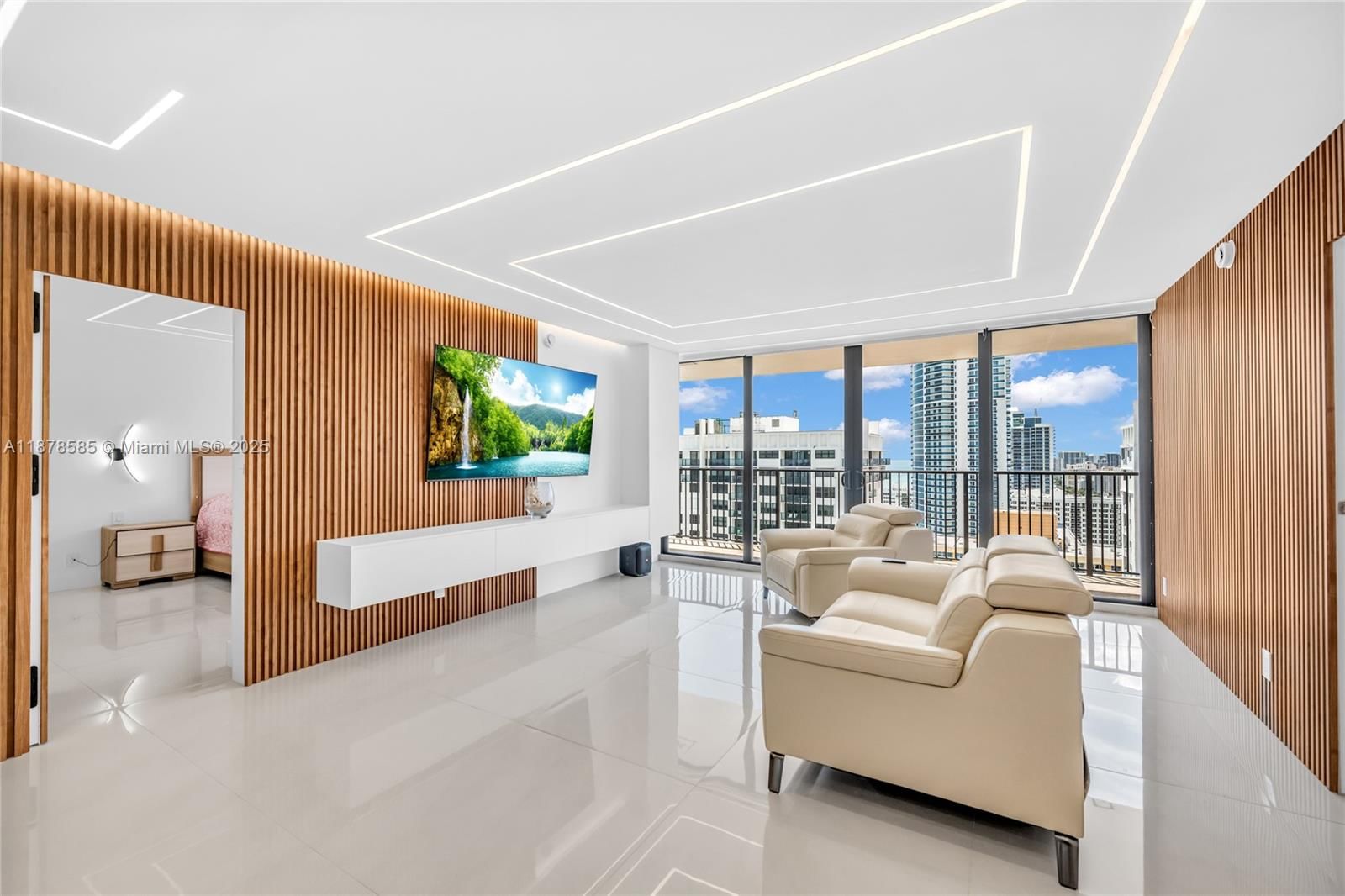 Real estate property located at 2201 Ocean Dr #2808, Broward, Quadomain Tower I And Iv, Hollywood, FL