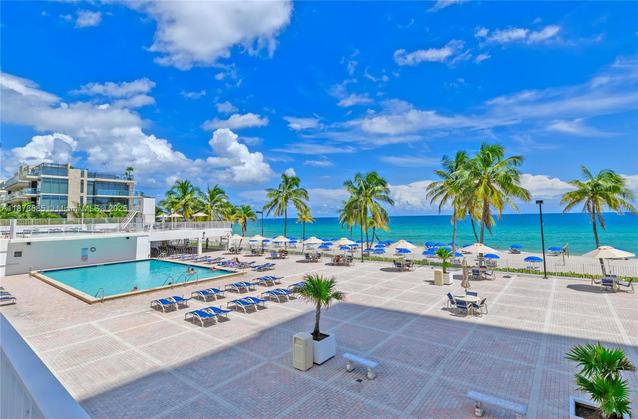 Real estate property located at 2201 Ocean Dr #2808, Broward, Quadomain Tower I And Iv, Hollywood, FL