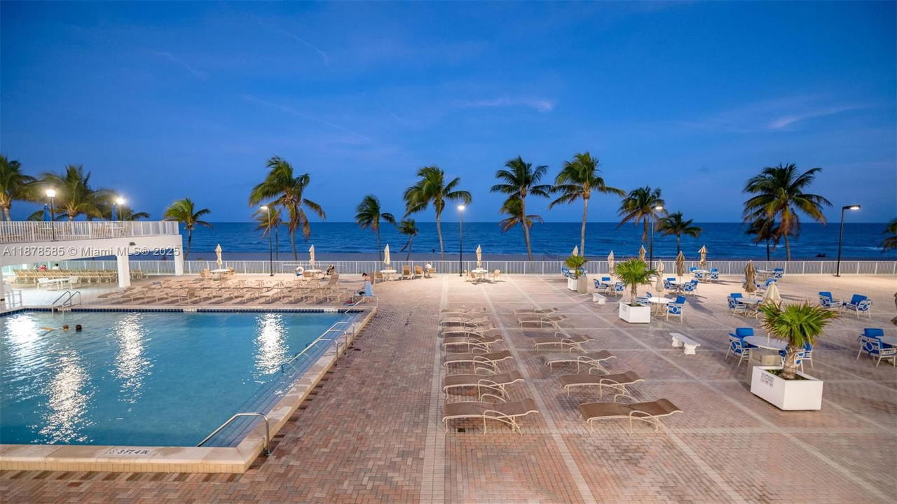 Real estate property located at 2201 Ocean Dr #2808, Broward, Quadomain Tower I And Iv, Hollywood, FL