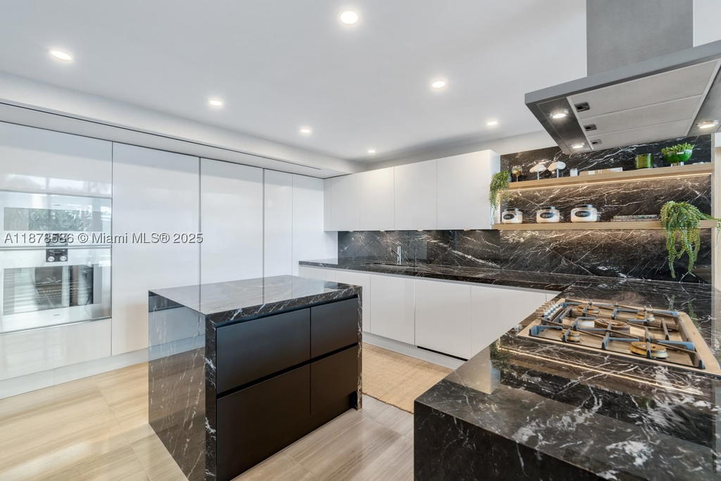 Real estate property located at 4701 Meridian Ave #222, Miami-dade, 4701 North Meridian Condo, Miami Beach, FL