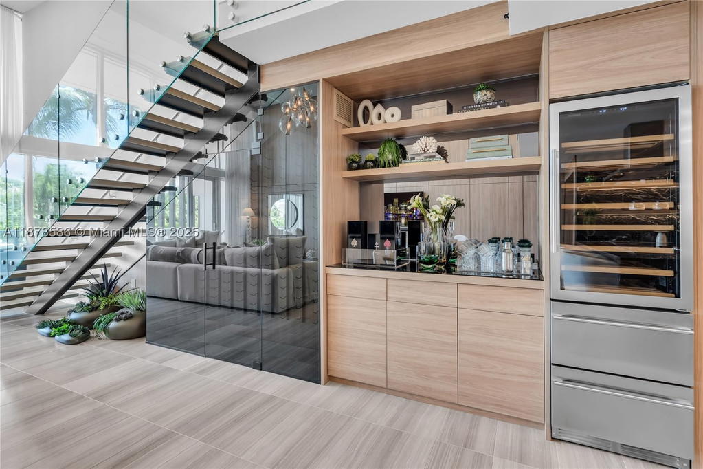 Real estate property located at 4701 Meridian Ave #222, Miami-dade, 4701 North Meridian Condo, Miami Beach, FL