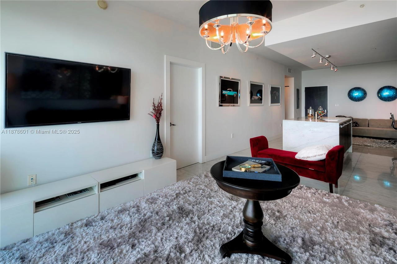 Real estate property located at 900 Biscayne Blvd #4003, Miami-dade, 900 Biscayne Bay Condo, Miami, FL
