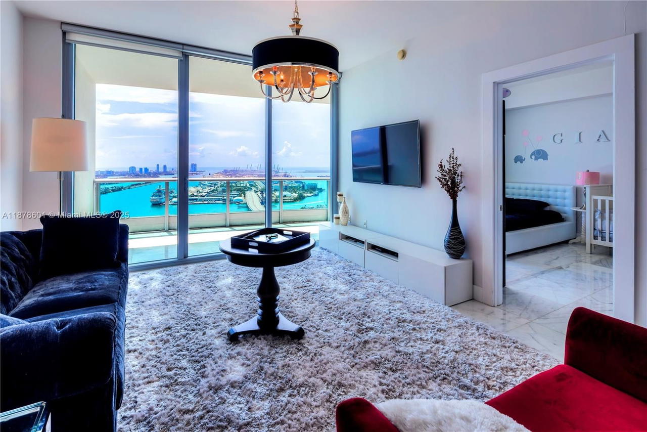 Real estate property located at 900 Biscayne Blvd #4003, Miami-dade, 900 Biscayne Bay Condo, Miami, FL