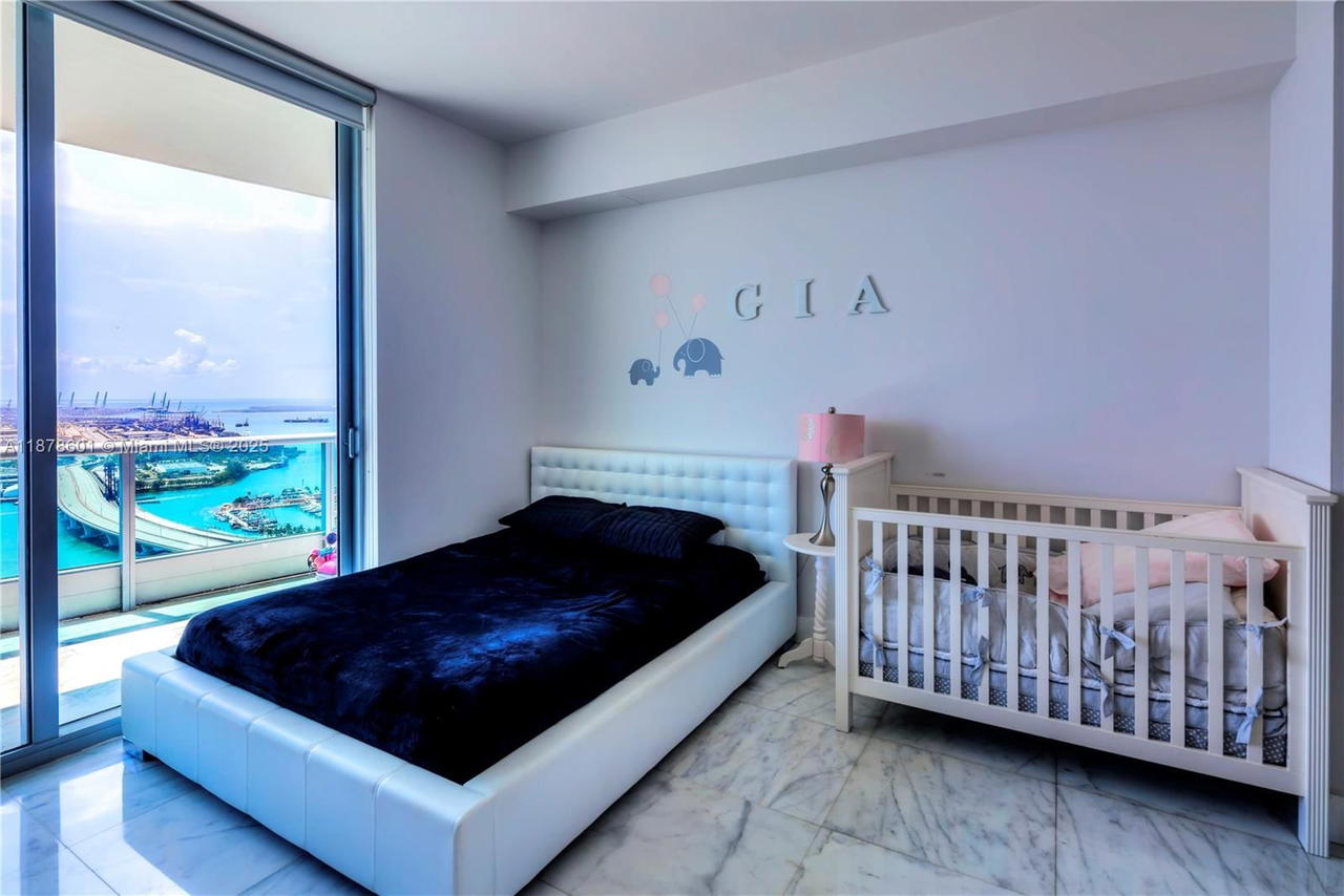Real estate property located at 900 Biscayne Blvd #4003, Miami-dade, 900 Biscayne Bay Condo, Miami, FL