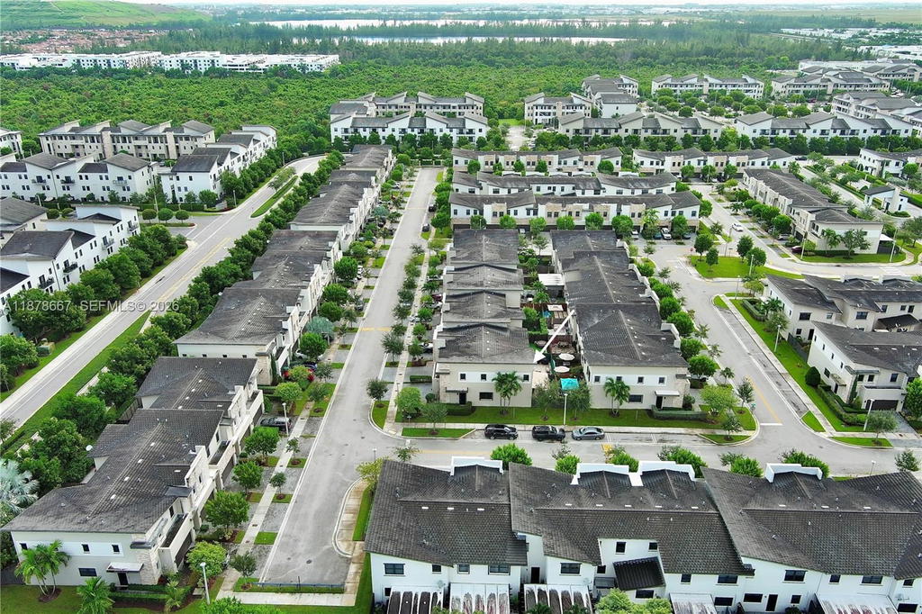 Real estate property located at 10578 81st Ter, Miami-dade, Grand Bay South Townhomes, Doral, FL