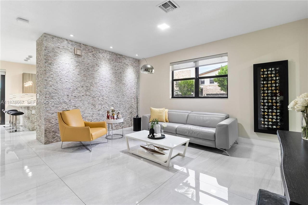 Real estate property located at 10578 81st Ter, Miami-dade, Grand Bay South Townhomes, Doral, FL