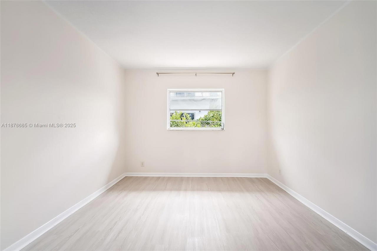 Real estate property located at 1824 Monroe St #7, Broward, Palmview Condominium Apar, Hollywood, FL