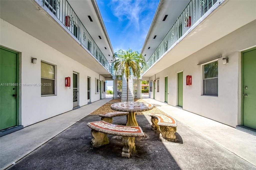 Real estate property located at 1824 Monroe St #7, Broward, Palmview Condominium Apar, Hollywood, FL