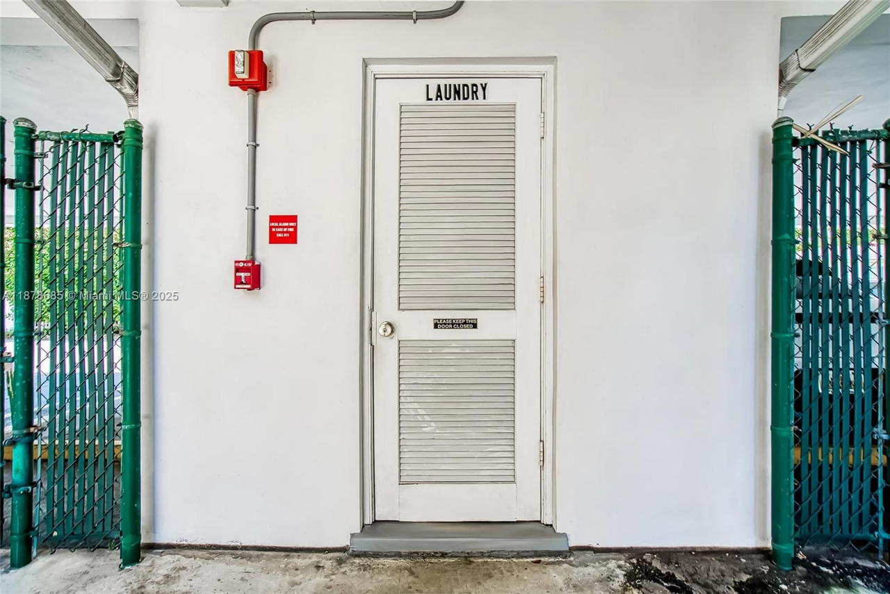 Real estate property located at 1824 Monroe St #7, Broward, Palmview Condominium Apar, Hollywood, FL