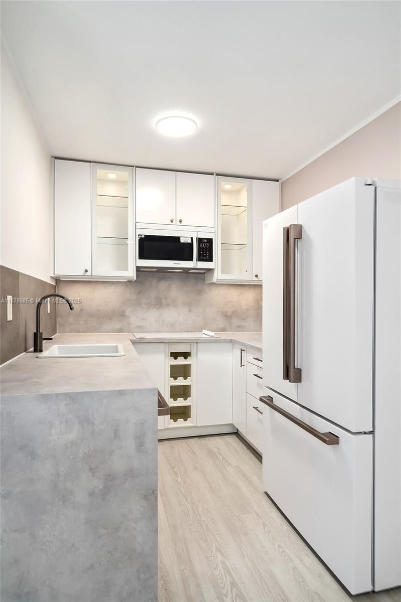 Real estate property located at 1824 Monroe St #7, Broward, Palmview Condominium Apar, Hollywood, FL