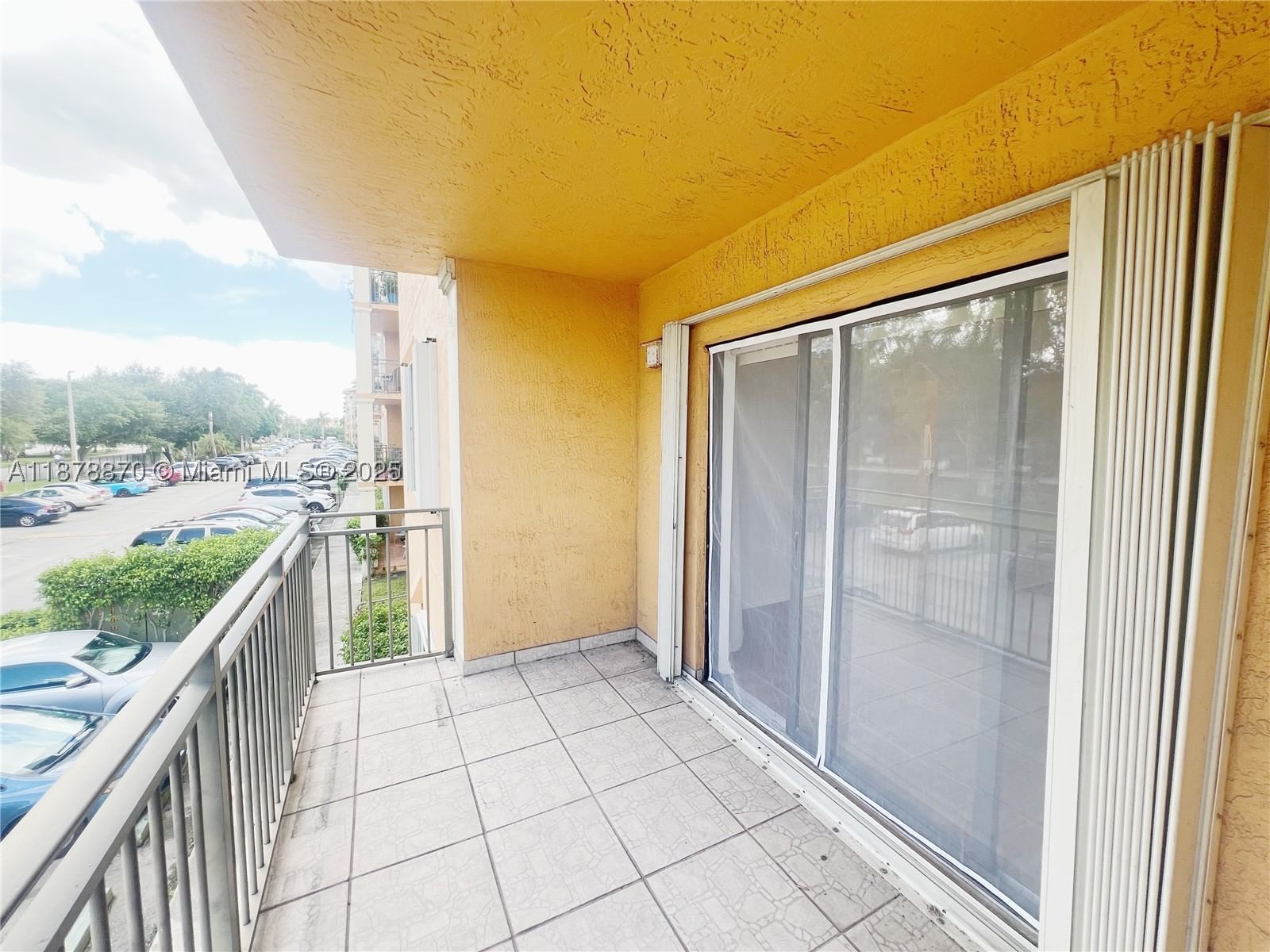 Real estate property located at 9340 Fontainebleau Blvd W206, Miami-dade, Keystone Courts Condo, Miami, FL