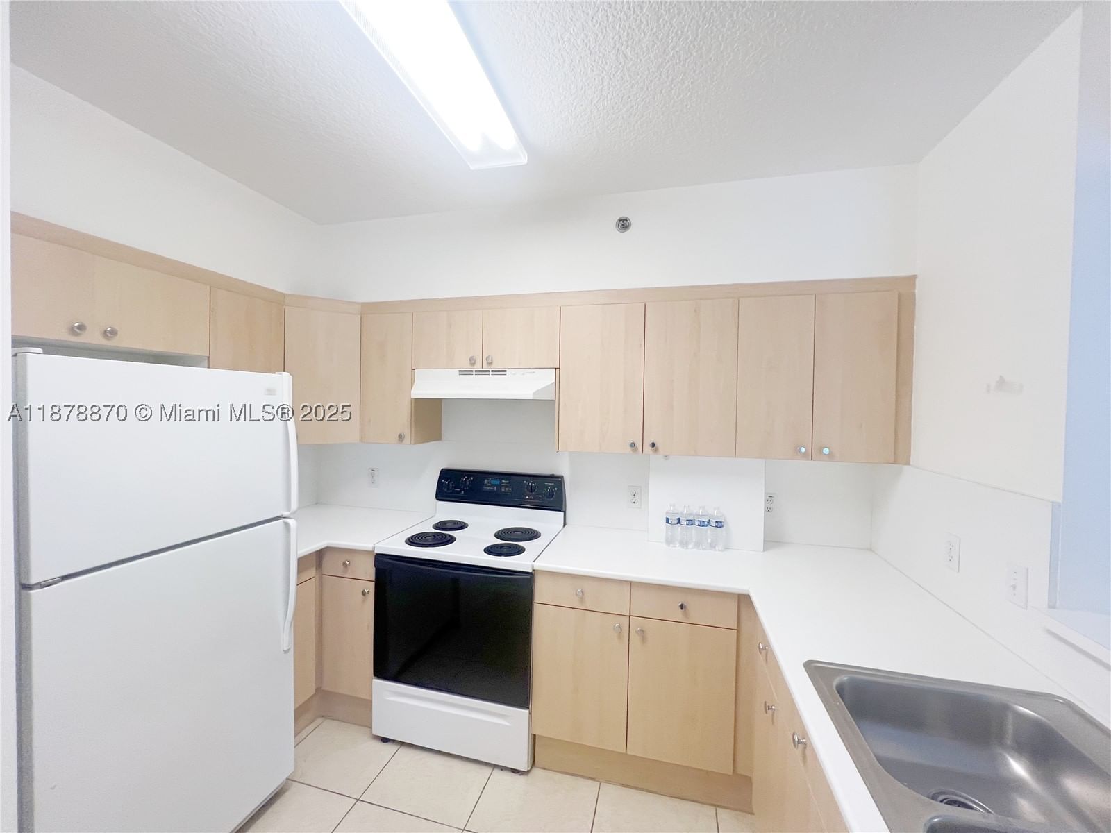 Real estate property located at 9340 Fontainebleau Blvd W206, Miami-dade, Keystone Courts Condo, Miami, FL