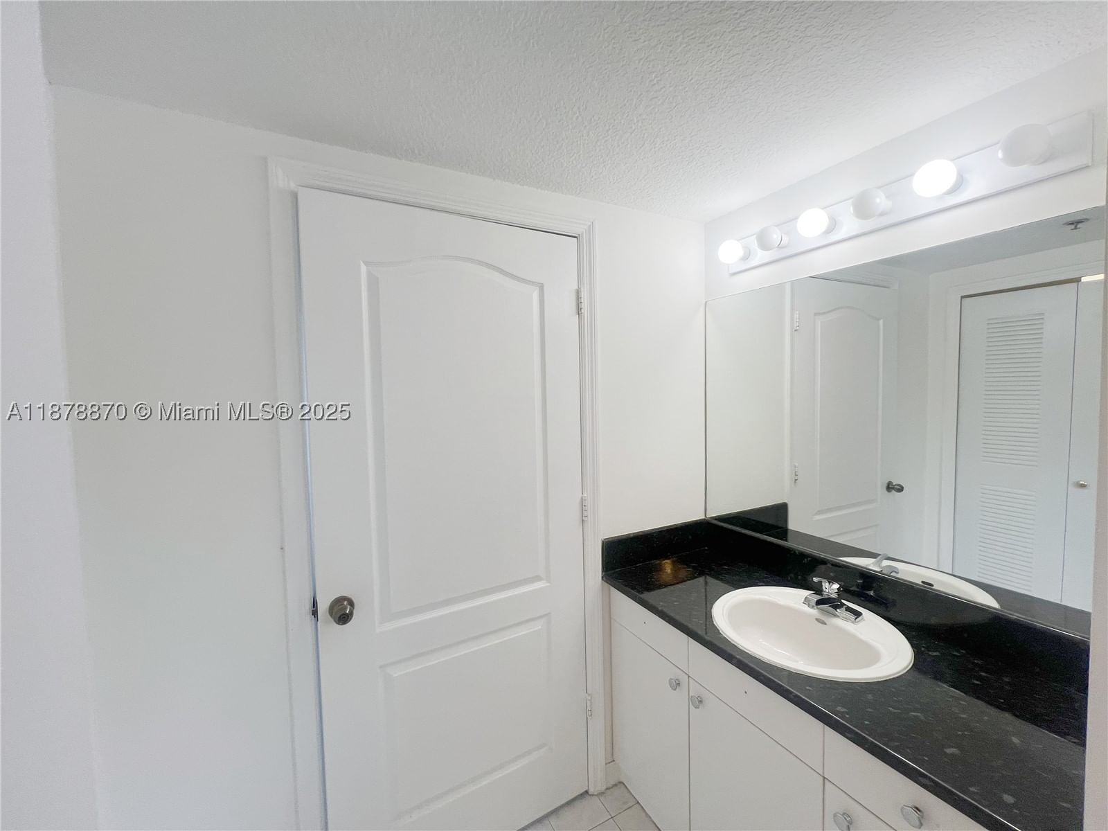 Real estate property located at 9340 Fontainebleau Blvd W206, Miami-dade, Keystone Courts Condo, Miami, FL
