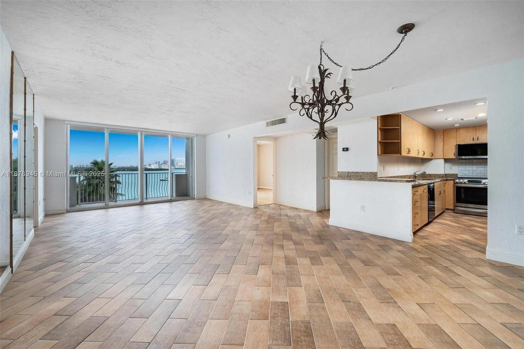 Real estate property located at 10350 Bay Harbor Dr #5R, Miami-dade, Island Pointe Condo, Bay Harbor Islands, FL