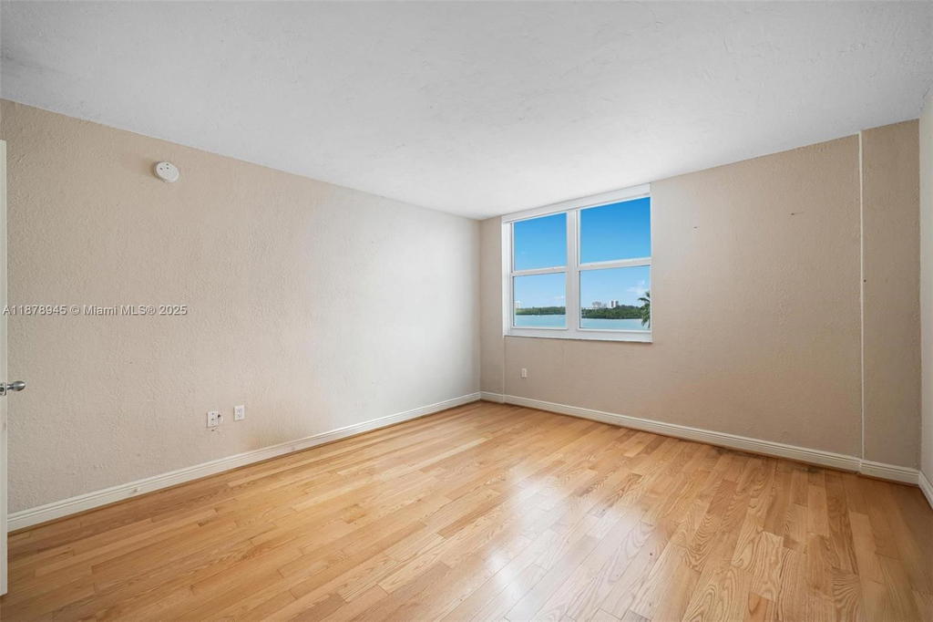 Real estate property located at 10350 Bay Harbor Dr #5R, Miami-dade, Island Pointe Condo, Bay Harbor Islands, FL