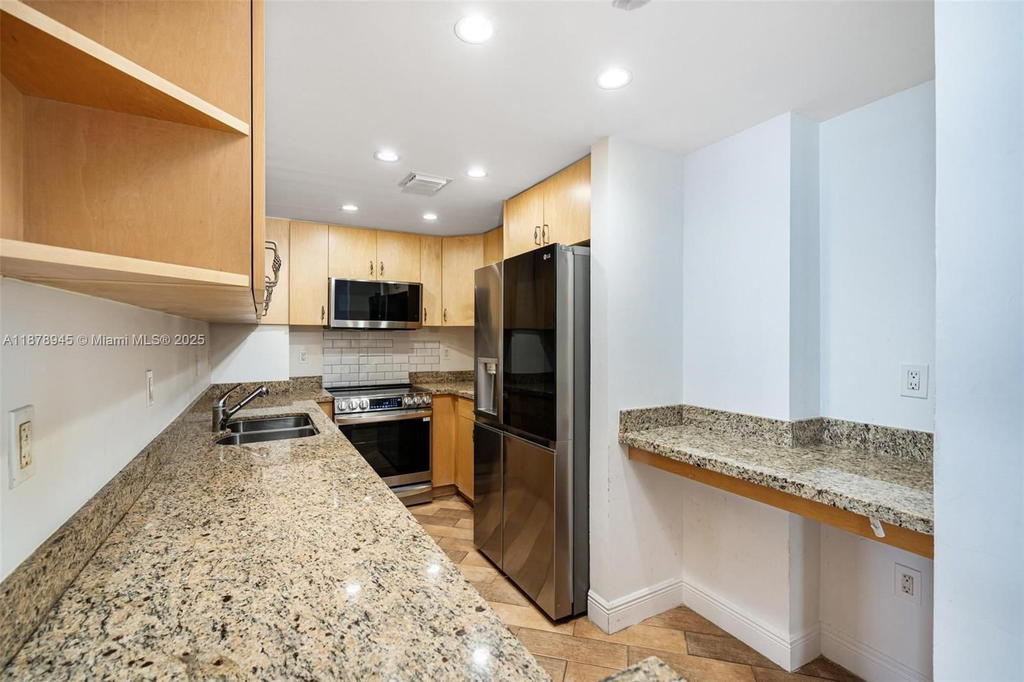 Real estate property located at 10350 Bay Harbor Dr #5R, Miami-dade, Island Pointe Condo, Bay Harbor Islands, FL