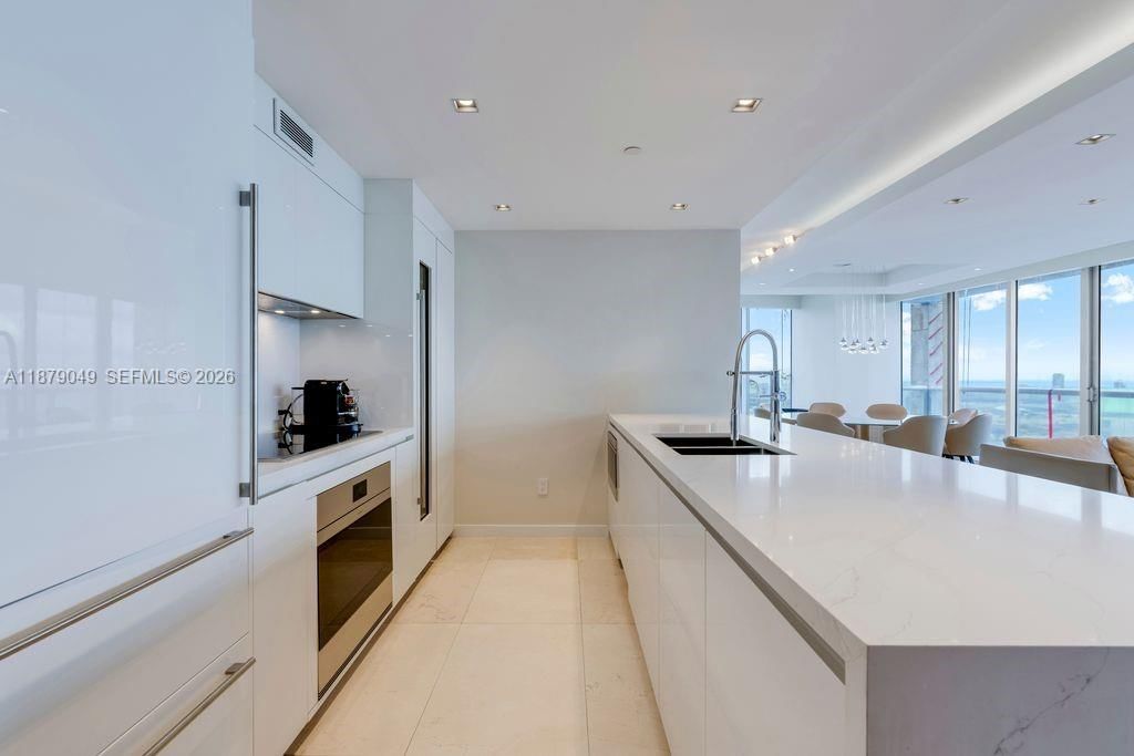 Real estate property located at 465 Brickell Ave #4801, Miami-dade, Iconbrickell Condo No 1, Miami, FL