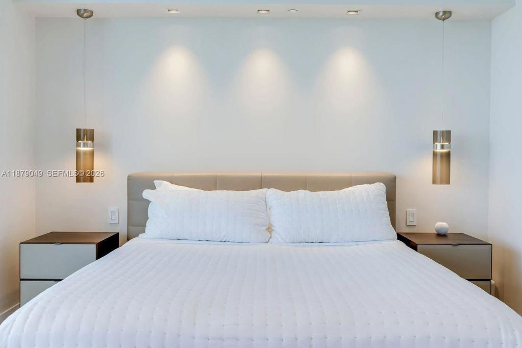 Real estate property located at 465 Brickell Ave #4801, Miami-dade, Iconbrickell Condo No 1, Miami, FL