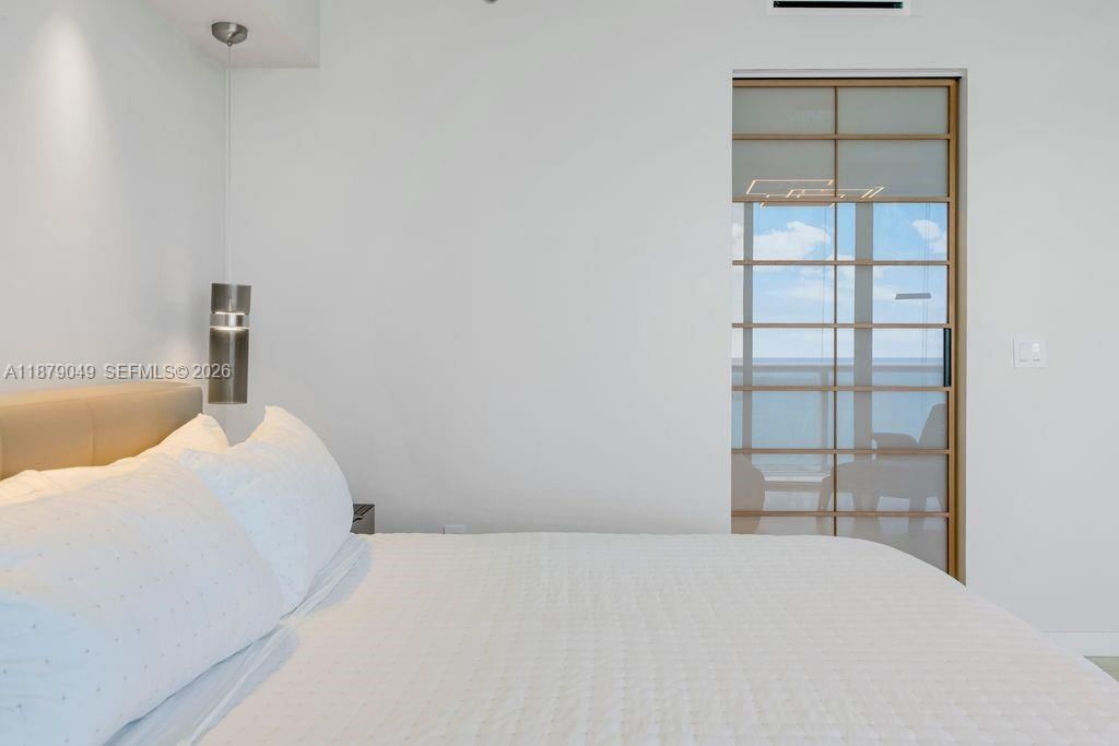 Real estate property located at 465 Brickell Ave #4801, Miami-dade, Iconbrickell Condo No 1, Miami, FL