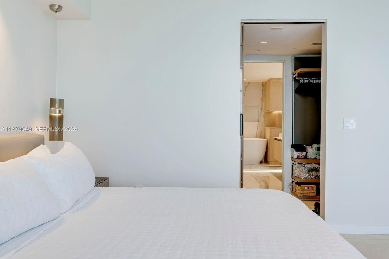 Real estate property located at 465 Brickell Ave #4801, Miami-dade, Iconbrickell Condo No 1, Miami, FL