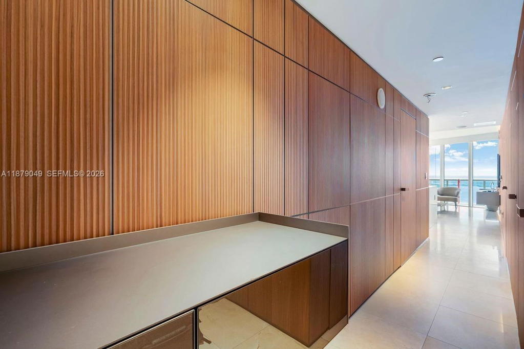 Real estate property located at 465 Brickell Ave #4801, Miami-dade, Iconbrickell Condo No 1, Miami, FL