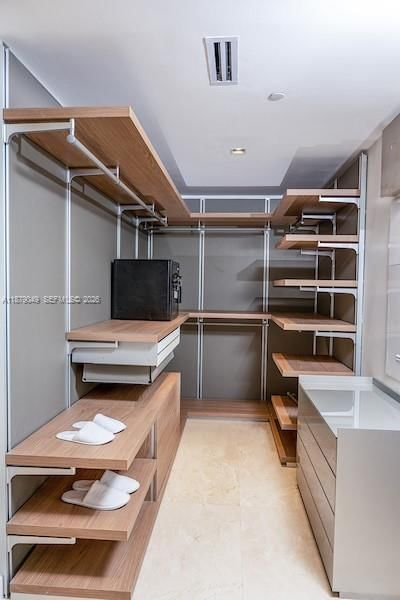 Real estate property located at 465 Brickell Ave #4801, Miami-dade, Iconbrickell Condo No 1, Miami, FL