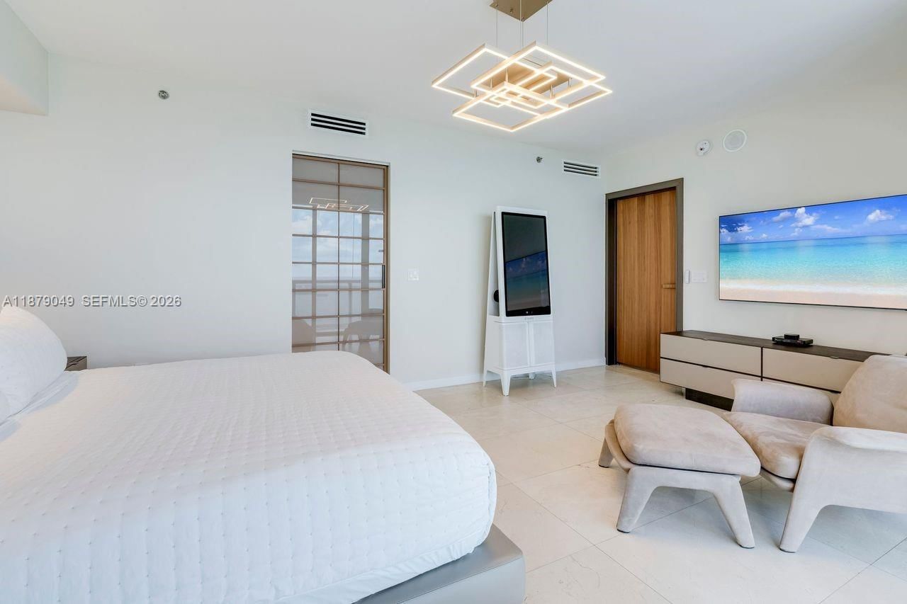 Real estate property located at 465 Brickell Ave #4801, Miami-dade, Iconbrickell Condo No 1, Miami, FL