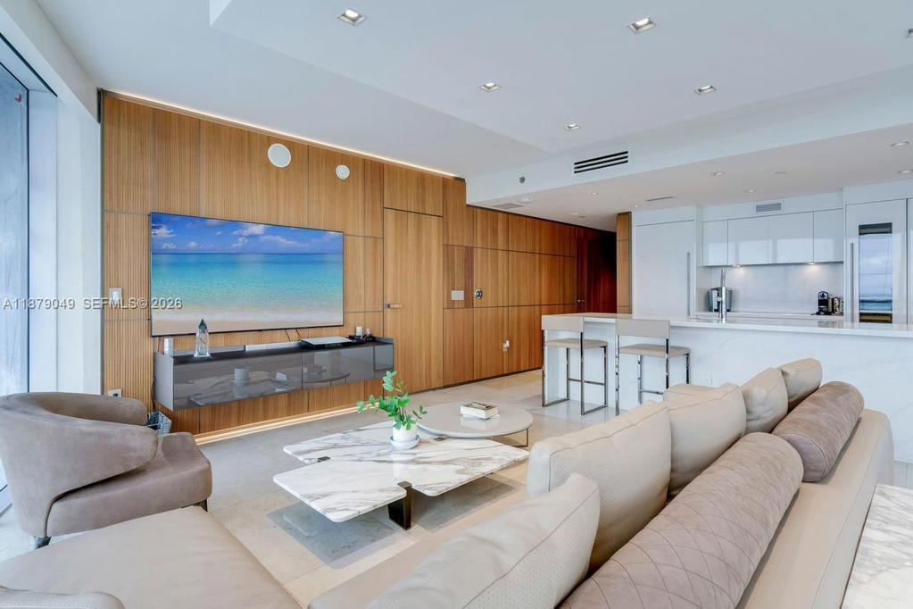 Real estate property located at 465 Brickell Ave #4801, Miami-dade, Iconbrickell Condo No 1, Miami, FL
