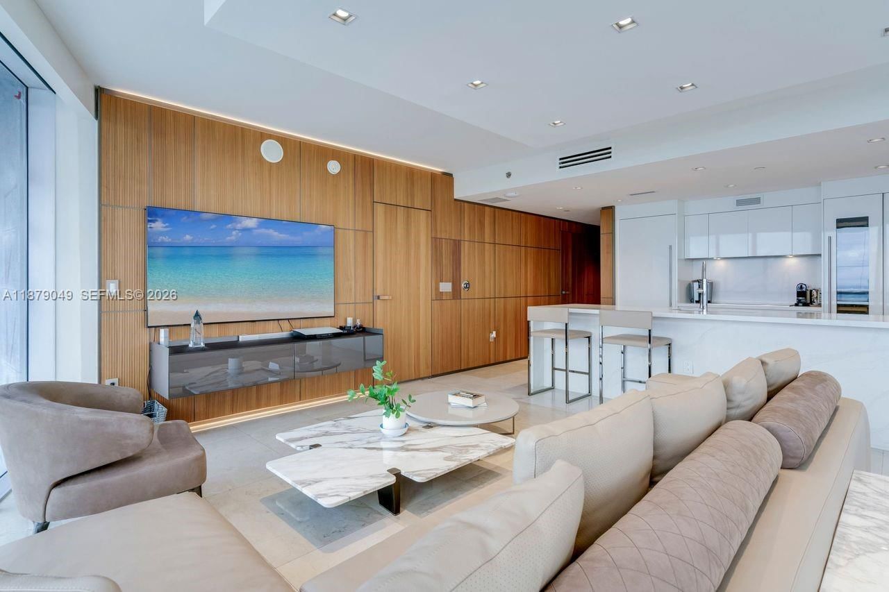 Real estate property located at 465 Brickell Ave #4801, Miami-dade, Iconbrickell Condo No 1, Miami, FL