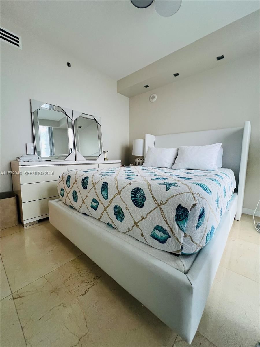 Real estate property located at 465 Brickell Ave #4801, Miami-dade, Iconbrickell Condo No 1, Miami, FL